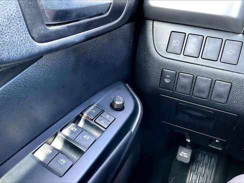 Used 2018 Toyota Highlander SE FWD image 51