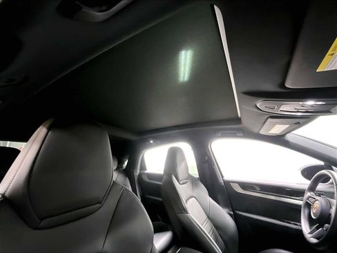 Used 2024 Porsche Cayenne S image 27
