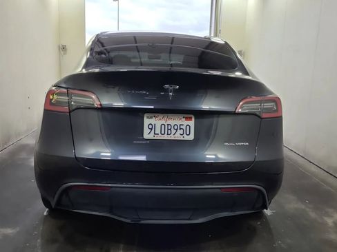 Used 2024 Tesla Model Y Long Range AWD/4WD image 6