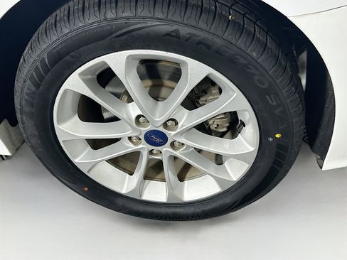 Used 2019 Ford Fusion SE image 11