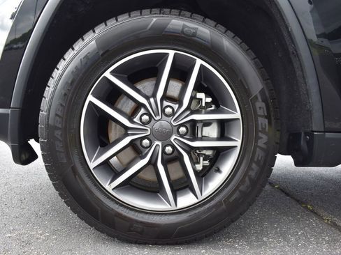 Used 2021 Jeep Grand Cherokee Limited w/ Premium Lighting Group AWD/4WD image 11