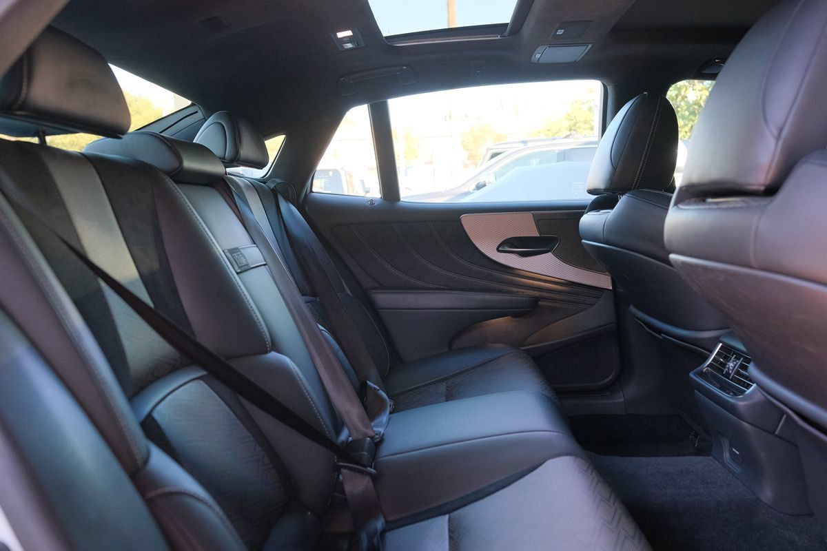 Used 2018 Lexus LS 500 F Sport w/ Performance Package RWD image 32