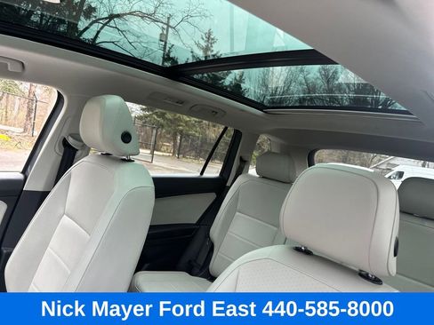 Used 2020 Volkswagen Tiguan SE w/ Panoramic Sunroof Package image 27
