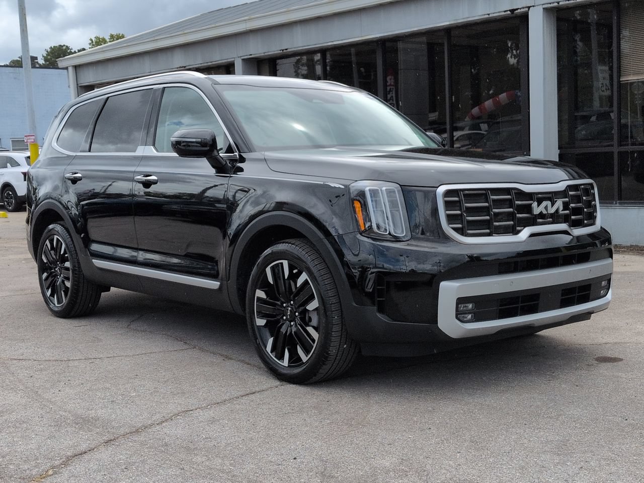 Certified 2024 Kia Telluride SX FWD image 3