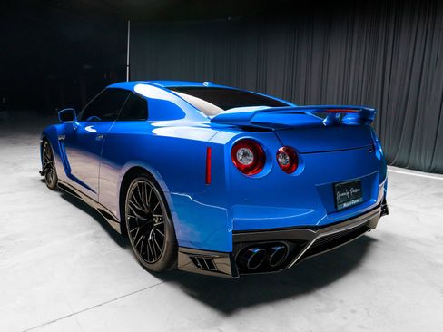 Used 2020 Nissan GT-R Premium AWD/4WD image 12