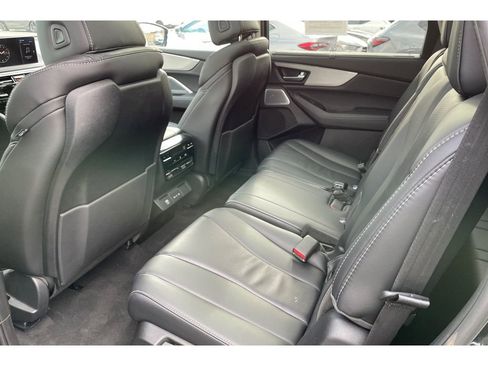 Certified 2025 Acura MDX w/Technology Package image 13