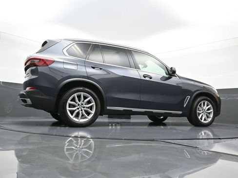 Used 2022 BMW X5 xDrive40i w/ Parking Assistance Package image 28