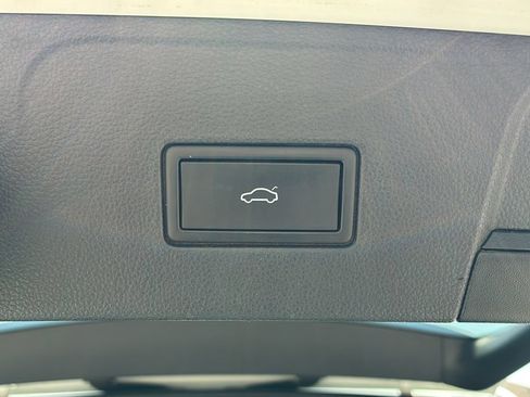 Used 2022 Volkswagen Atlas SE FWD image 28