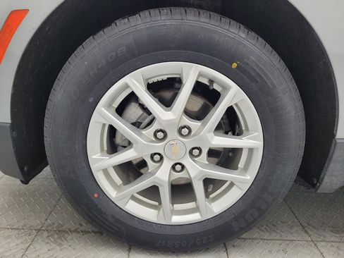 Used 2024 Chevrolet Equinox LT FWD image 31