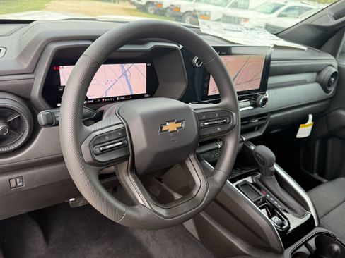 New 2025 Chevrolet Colorado W/T image 27