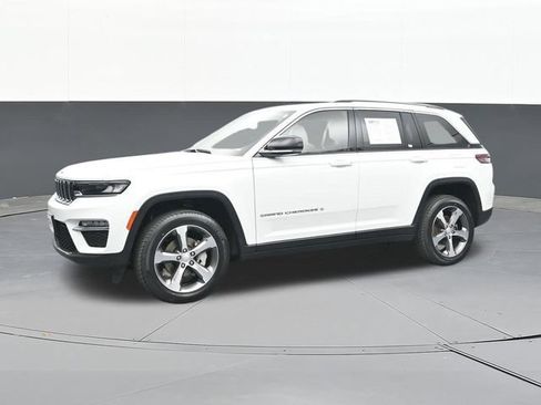 Used 2023 Jeep Grand Cherokee Limited AWD/4WD image 7