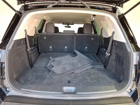 Used 2024 Nissan Pathfinder S image 32