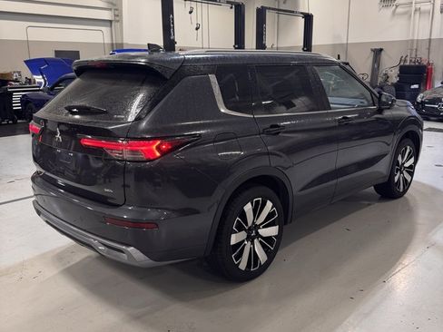 Used 2025 Mitsubishi Outlander SEL image 8