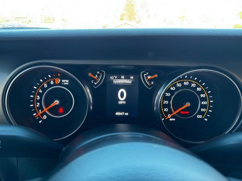 Used 2018 Jeep Wrangler Sport AWD/4WD image 15