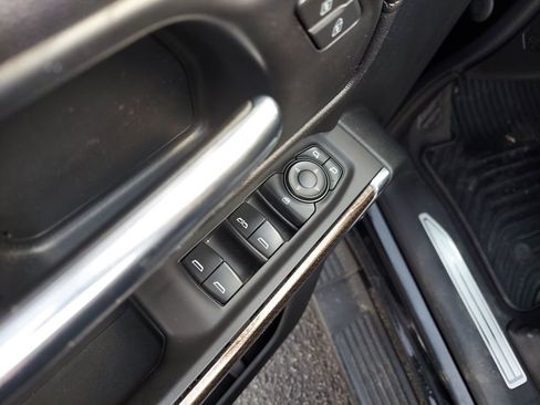 Used 2020 Chevrolet Silverado 1500 LT Trail Boss w/ Midnight Edition image 13