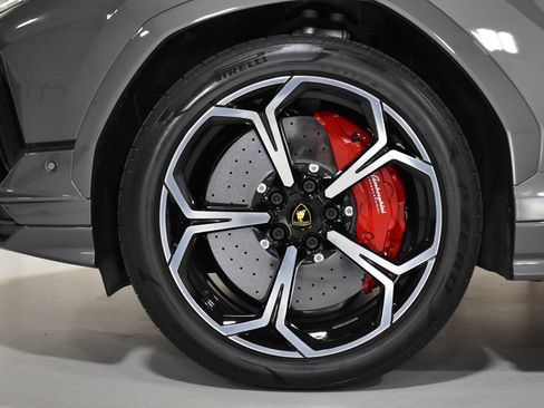 Used 2024 Lamborghini Urus S AWD/4WD image 13