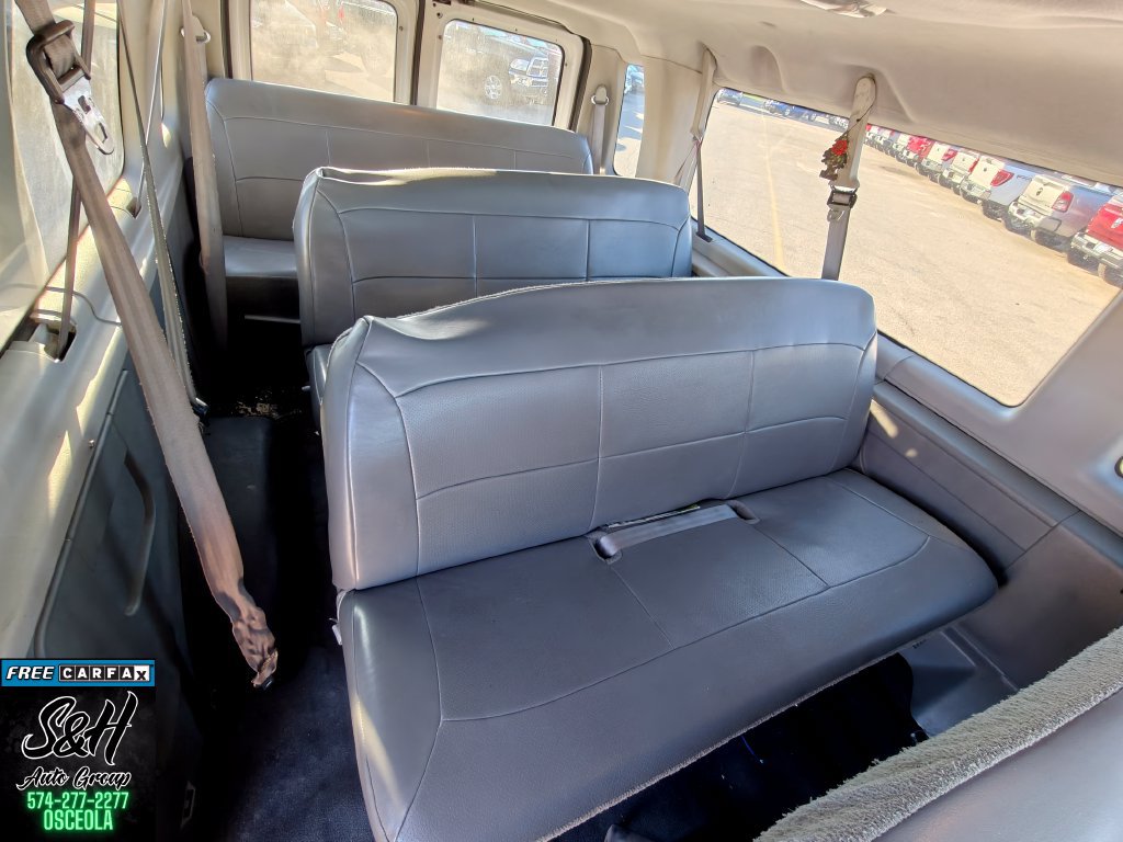 Used 2003 Ford E-350 and Econoline 350 Club Wagon RWD image 14
