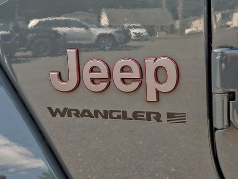 Used 2026 Jeep Wrangler Unlimited Rubicon AWD/4WD image 30