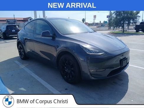 Used 2023 Tesla Model Y Long Range AWD/4WD image 1