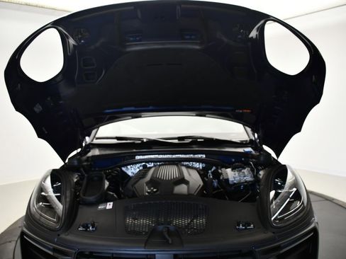New 2026 Porsche Macan AWD/4WD image 13