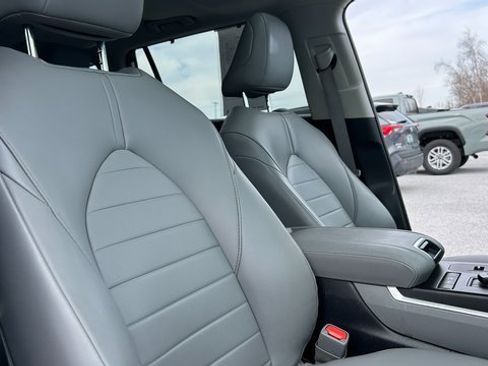 Used 2021 Toyota Highlander XLE image 72