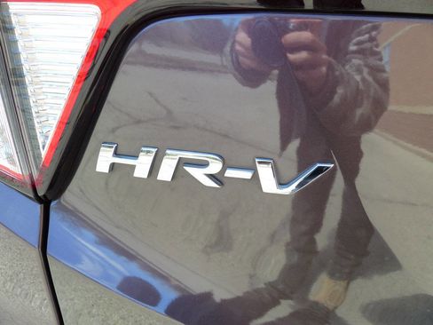 Used 2021 Honda HR-V EX image 8