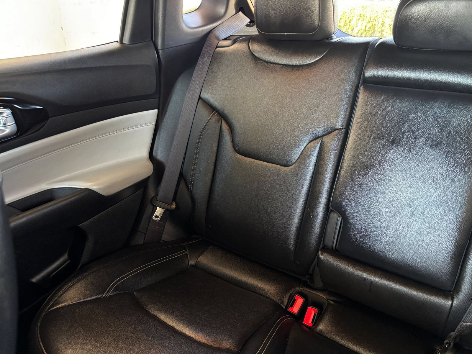 Used 2025 Jeep Compass Limited AWD/4WD image 39