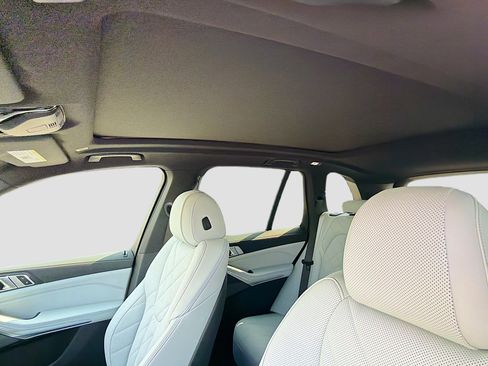 New 2026 BMW X5 xDrive40i w/ M Sport Package image 26