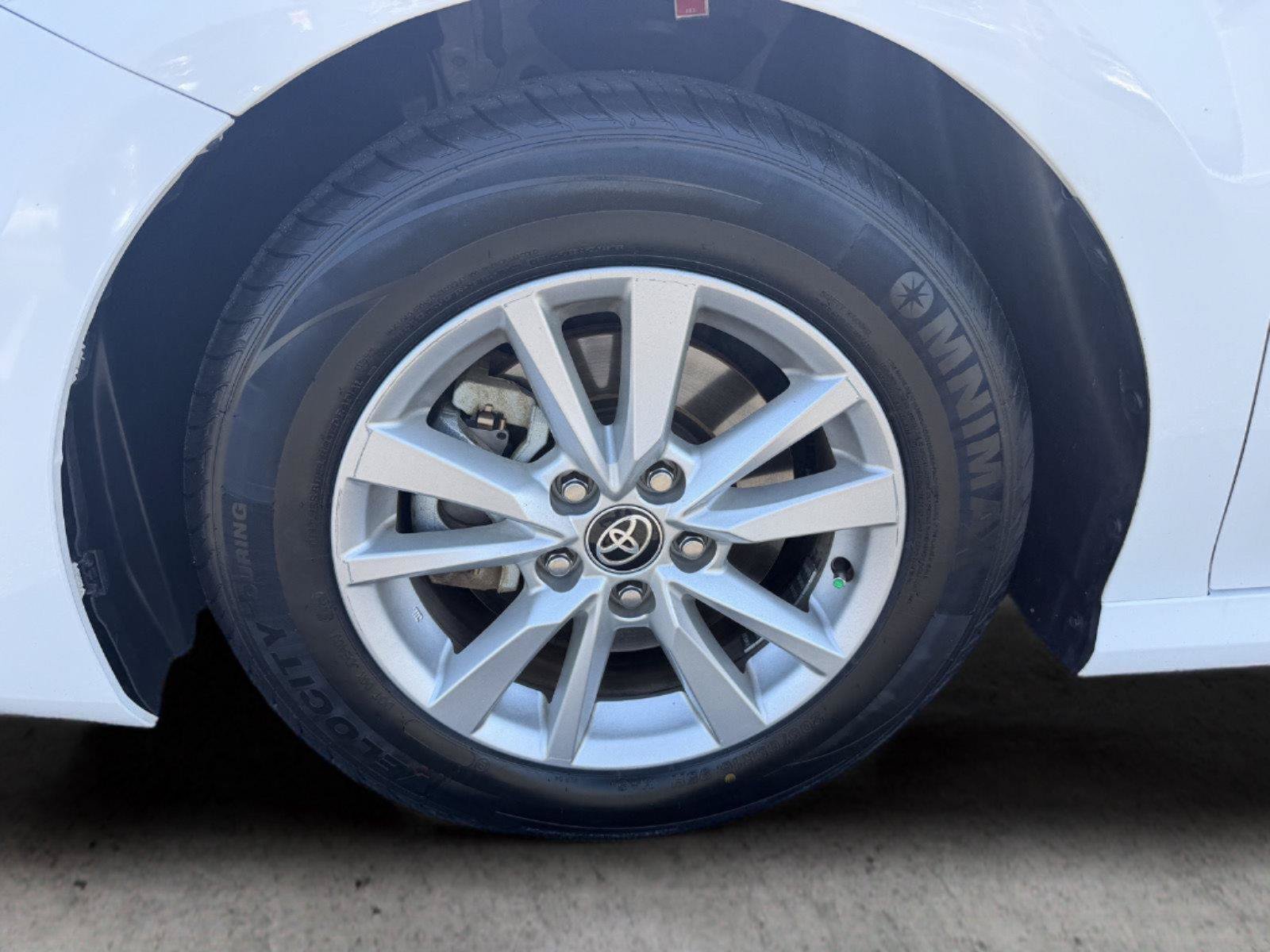 Used 2025 Toyota Camry LE FWD image 9
