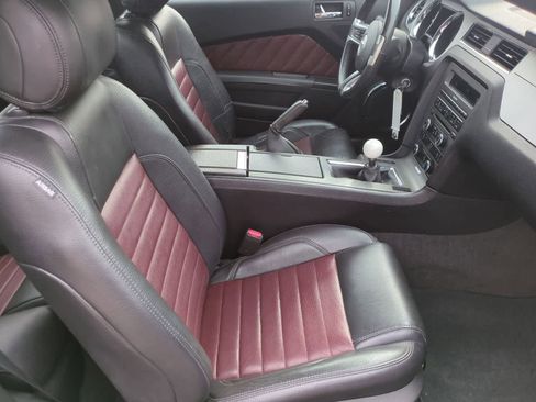 Used 2012 Ford Mustang Premium image 20
