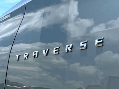 Used 2023 Chevrolet Traverse LS FWD image 15