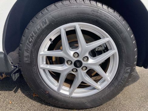 Used 2024 Ford Edge SEL image 13