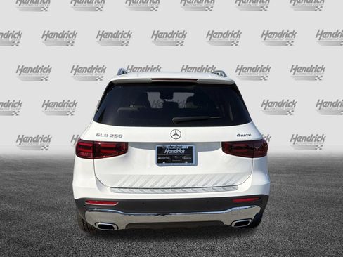 Certified 2025 Mercedes-Benz GLB 250 4MATIC image 9