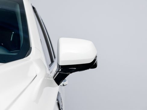 Used 2023 GMC Yukon XL Denali Ultimate image 8