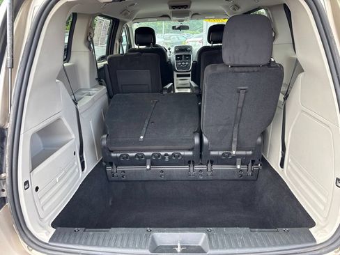 Used 2013 Dodge Grand Caravan SE FWD image 12
