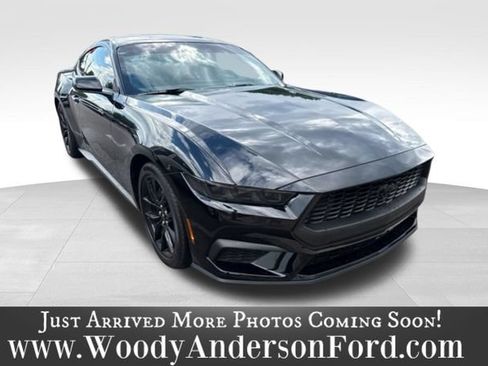 Certified 2025 Ford Mustang Coupe RWD image 3
