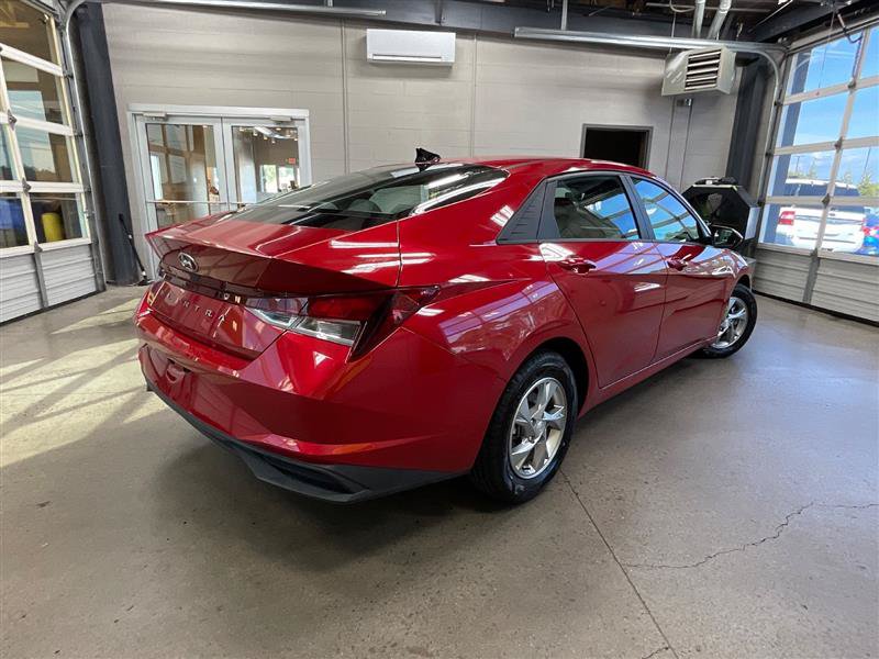 Used 2021 Hyundai Elantra SE FWD image 5