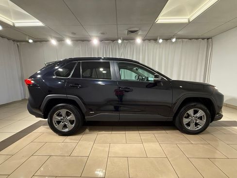 Certified 2022 Toyota RAV4 XLE w/ Convenience Package AWD/4WD image 6