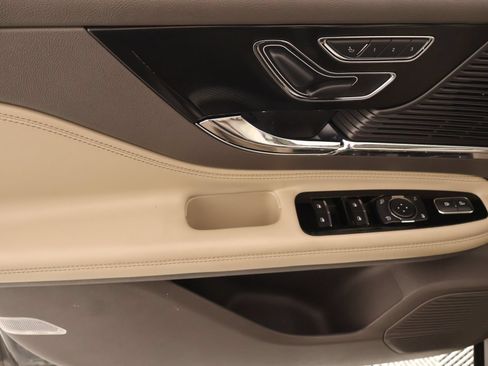 Used 2022 Lincoln Corsair AWD w/ Premium Package image 17