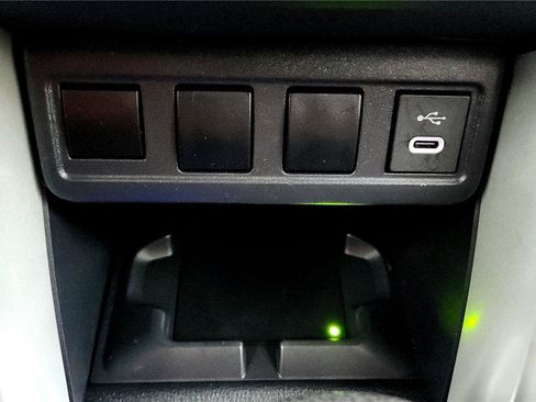 Certified 2024 Toyota Corolla Cross LE image 33