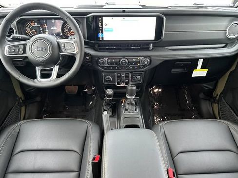 New 2026 Jeep Wrangler Unlimited Sahara AWD/4WD image 5