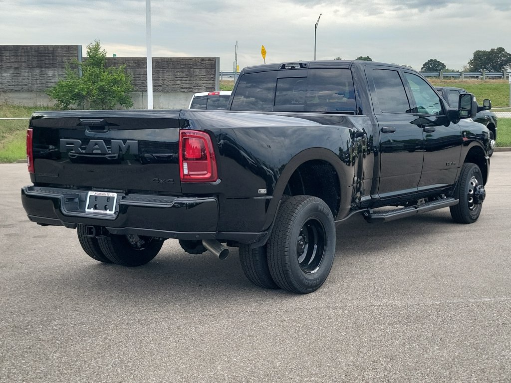 New 2027 RAM 3500 Big Horn AWD/4WD image 5