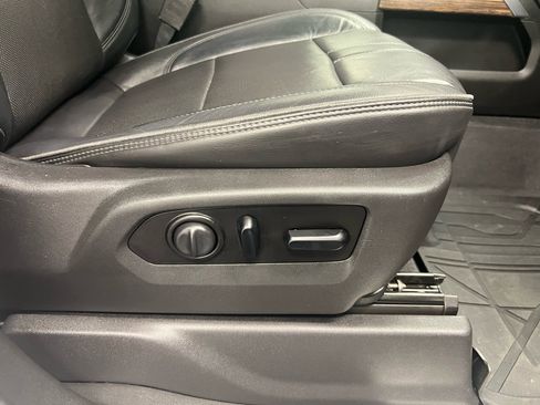 Used 2020 Chevrolet Silverado 1500 High Country image 17