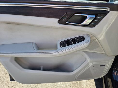 Used 2018 Porsche Macan GTS image 8