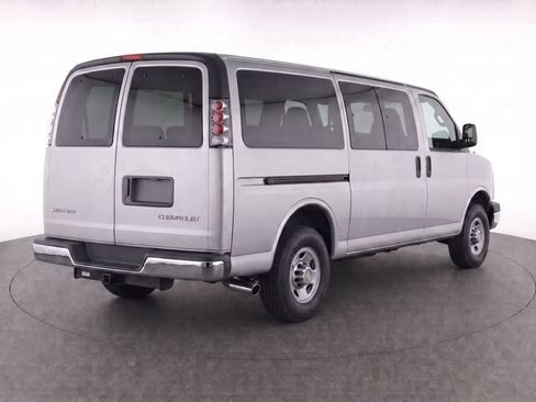 Used 2003 Chevrolet Express 3500 Extended Passenger w/ LS Preferred Equipment Group RWD image 4