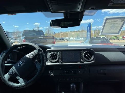 Used 2021 Toyota Tacoma TRD Sport w/ Technology Package RWD image 11