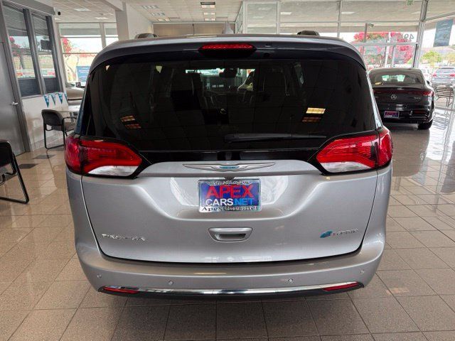 Used 2018 Chrysler Pacifica Limited w/ Advanced Safetytec Group FWD image 6