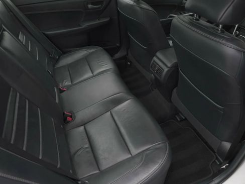 Used 2015 Toyota Camry XLE image 10