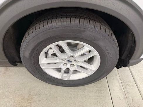 New 2026 Ford Explorer Active RWD image 5