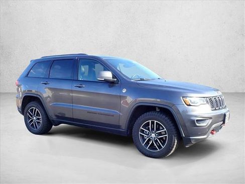 Used 2017 Jeep Grand Cherokee Trailhawk w/ Trailhawk Luxury Group AWD/4WD image 10